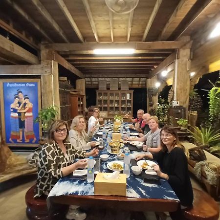 Baanthep Antique Homestay Фрае Екстериор снимка