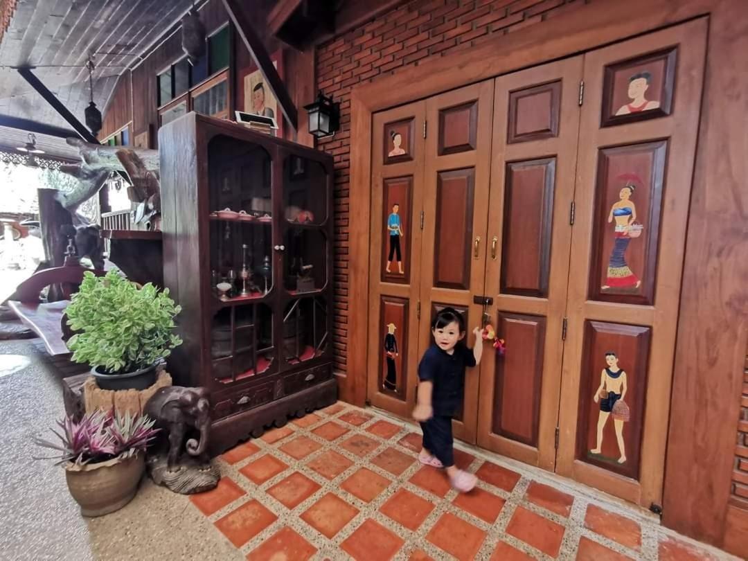 Baanthep Antique Homestay Фрае Екстериор снимка